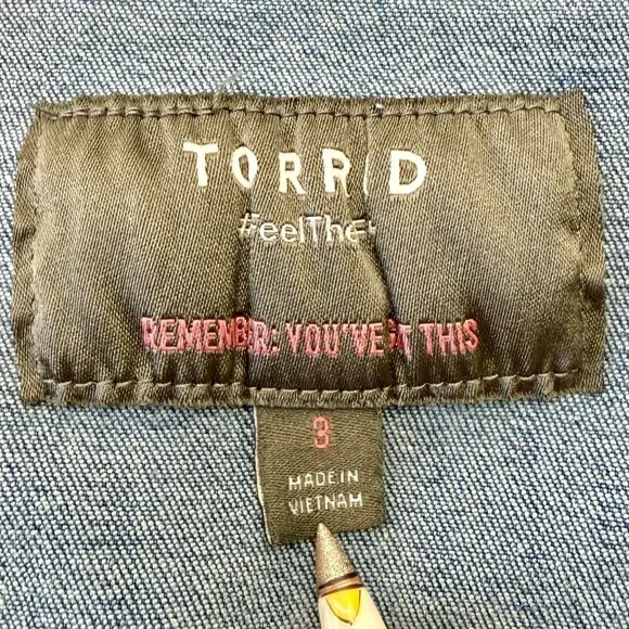 Torrid Crop Jacket Denim Women +3 Medium Wash Blue - Picture 3 of 8